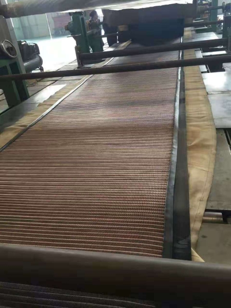 <b>什麽是金屬網芯（xīn）輸送帶？</b>